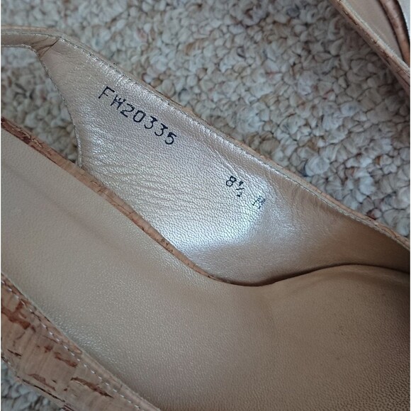 Stuart Weitzman Cork Slingback pump heels size 8 - Picture 8 of 12